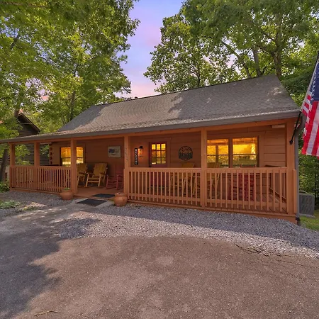 Er76 - Bear Tracks - Great Location! Close To All The Action! Cabin-3